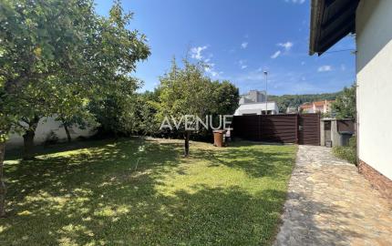 AVENUE RE | 6-izb. dom, veľká záhrada, bazén, 2-garáž, BA IV