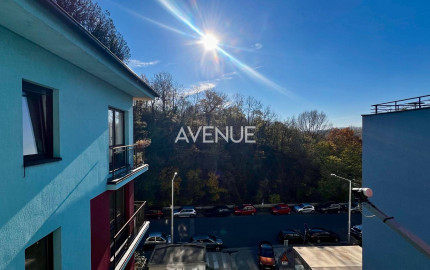 AVENUE | krásny zariadený 55m2 byt s balkónom, parkovacie miesto, BA I