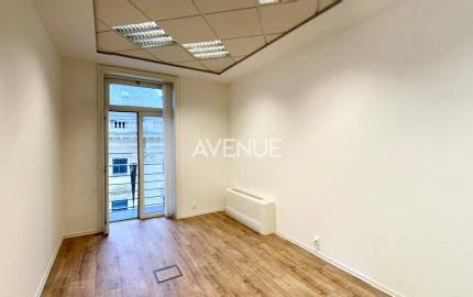 AVENUE | reprezentatívne kancelárie pri Hviezdosl. nám, balkóny, BA I