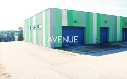 AVENUE | samostatný, zariadený výrobno – skladový areál, Svätý Jur.