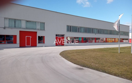 PRENÁJOM, výrobno-skladová zateplená, vykurovaná hala, Báhoň.