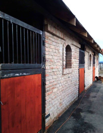 AVENUE | exkluzívna vidiecka rodinná usadlosť zameraná na chov koní, Lučenec.