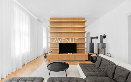 AVENUE I PRENAJOM Elegantný 5 izbový dom v Starom meste, Bratislava I