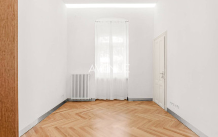 AVENUE I PRENAJOM Elegantný 5 izbový dom v Starom meste, Bratislava I