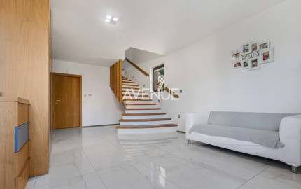 AVENUE | Veľkorysý 8-izbový rodinný dom s bazénom na Zvončekovej ul.