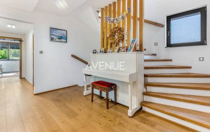 AVENUE | Veľkorysý 8-izbový rodinný dom s bazénom na Zvončekovej ul.