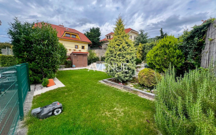 AVENUE | komfortný 5-izb RD, bazén, krásna lokalita, Svätý Jur, pri BA