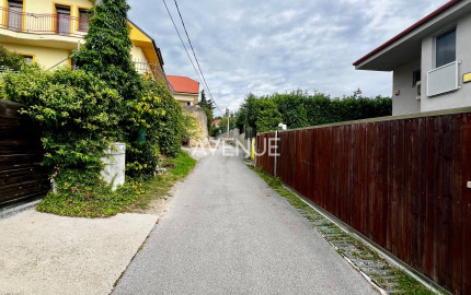 AVENUE | komfortný 5-izb RD, bazén, krásna lokalita, Svätý Jur, pri BA