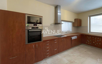 AVENUE | komfortný 5-izb RD, bazén, krásna lokalita, Svätý Jur, pri BA