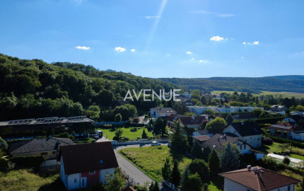 AVENUE | unikátny nízkoenergetický dom, krásne prostredie, 10 km od BA