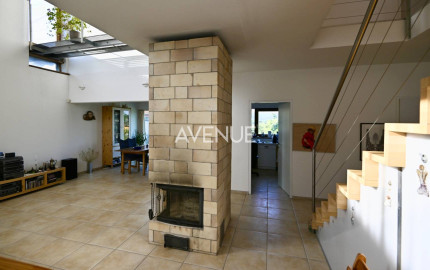 AVENUE | unikátny nízkoenergetický dom, krásne prostredie, 10 km od BA