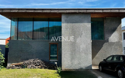 AVENUE | unikátny nízkoenergetický dom, krásne prostredie, 10 km od BA