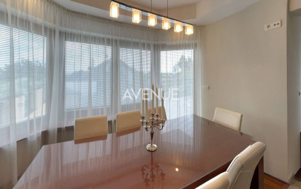 AVENUE | 7-izb. vila, v krásnom prostredí, bazén, sauna, dvoj-garáž
