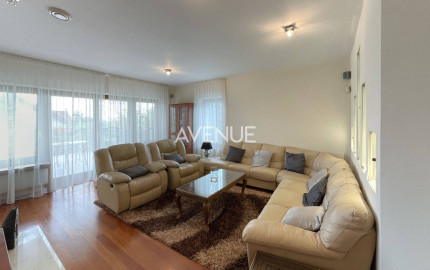 AVENUE | 7-izb. vila, v krásnom prostredí, bazén, sauna, dvoj-garáž