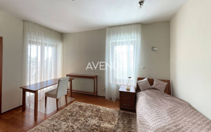 AVENUE | 7-izb. vila, v krásnom prostredí, bazén, sauna, dvoj-garáž