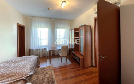 AVENUE | 7-izb. vila, v krásnom prostredí, bazén, sauna, dvoj-garáž