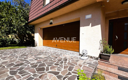 AVENUE | 7-izb. vila, v krásnom prostredí, bazén, sauna, dvoj-garáž