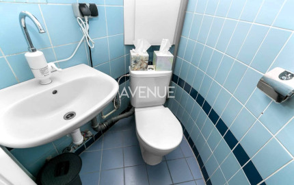 AVENUE | menší obchodný priestor, výklad, terasa, pešia zóna BA I