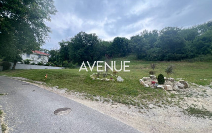 AVENUE | Slnečný stavebný pozemok 700m2 KOLIBA