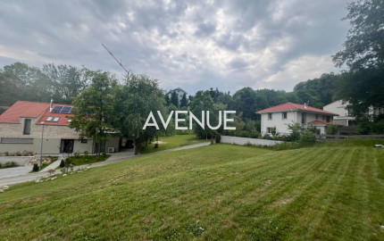 AVENUE | Slnečný stavebný pozemok 700m2 KOLIBA