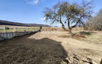 AVENUE | VÝHODNÁ CENA!  SLNEČNÝ STAVEBNÝ POZEMOK WOLFSTHAL RAKÚSKO