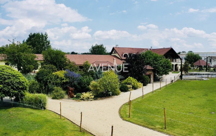 AVENUE I PREDAJ, exkluzívna rodinná usadlosť s jazierkom,Dunajský Klátov