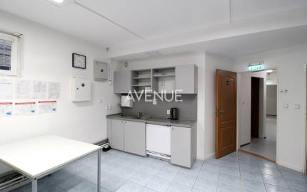 PRENÁJOM -  kompletne zariadené admin. priestory , Ružinov. 