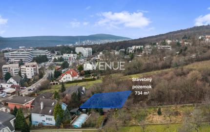 AVENUE | Slnečný stavebný pozemok 734m2 Horný Kramer - Lukratívna investičná príležitosť