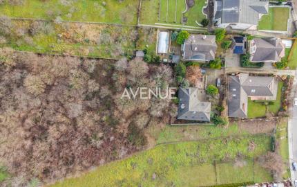 AVENUE | Slnečný stavebný pozemok 734m2 Horný Kramer - Lukratívna investičná príležitosť