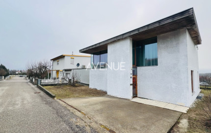 AVENUE | unikátny nízkoenergetický dom, krásne prostredie, 6 km od BA