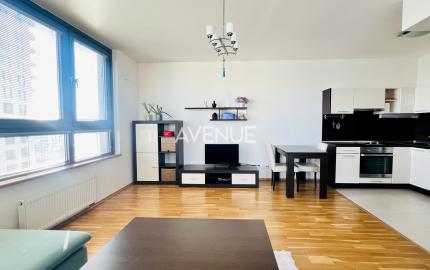 AVENUE | priestranný 1,5 izb. byt, veľký balkón, parkovanie, City Park Ružinov