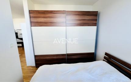 AVENUE | priestranný 1,5 izb. byt, veľký balkón, parkovanie, City Park Ružinov