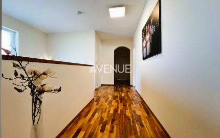 Exkluzívna vila „VILLA TOSCANA“ s bazénom, wellness, vínnou pivnicou a domácim kinom