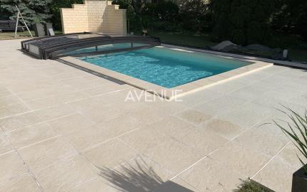 Exkluzívna vila „VILLA TOSCANA“ s bazénom, wellness, vínnou pivnicou a domácim kinom