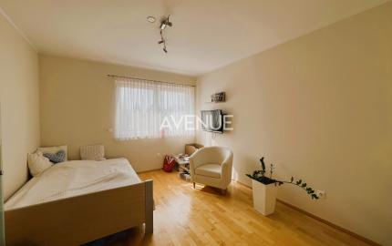 Exkluzívna vila „VILLA TOSCANA“ s bazénom, wellness, vínnou pivnicou a domácim kinom