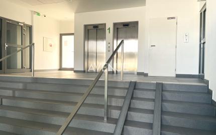 AVENUE | Investičný nebytový priestor v Ružinove s možnosťou prestavby na jedno, alebo dvojizbové apartmány.