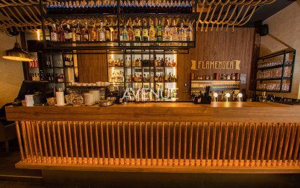 PRENÁJOM, zariadená reštaurácia, pešia zóna, Laurinská, BA I