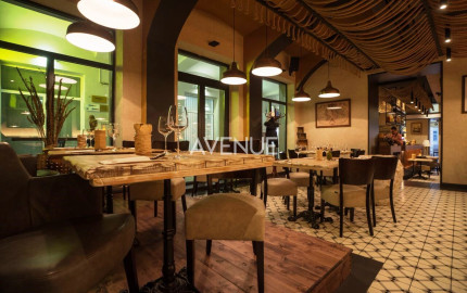 PRENÁJOM, zariadená reštaurácia, pešia zóna, Laurinská, BA I