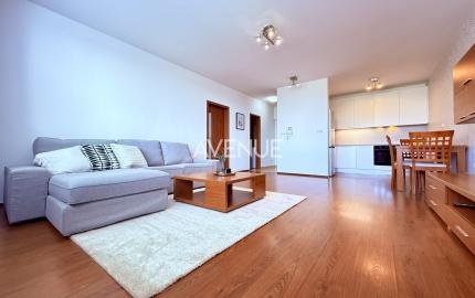 AVENUE | priestranný 2i byt s balkónom a unikátnym výhľadom na jazero Kuchajda či na mesto.