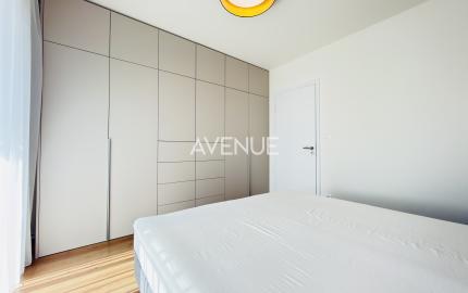 AVENUE | kompletne zariadený moderný, len sporadicky obývaný, 2i byt s veľkou loggiou
