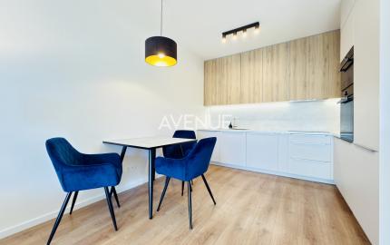 AVENUE | kompletne zariadený moderný, len sporadicky obývaný, 2i byt s veľkou loggiou