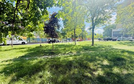 AVENUE | útulný a krásne slnečný 1i byt vo vyhľadávanom pôvodnom stave, s výhľadom do parčíku.
