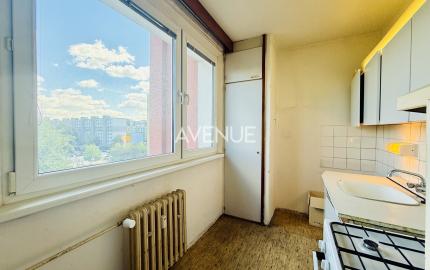 AVENUE | útulný a krásne slnečný 1i byt vo vyhľadávanom pôvodnom stave, s výhľadom do parčíku.