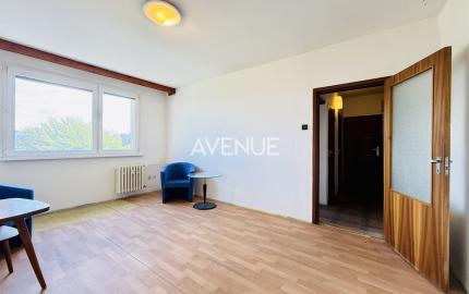 AVENUE | útulný a krásne slnečný 1i byt vo vyhľadávanom pôvodnom stave, s výhľadom do parčíku.