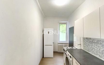 AVENUE | 1,5 izb. byt, 1NP, loggia smerom do parku, Ružinov