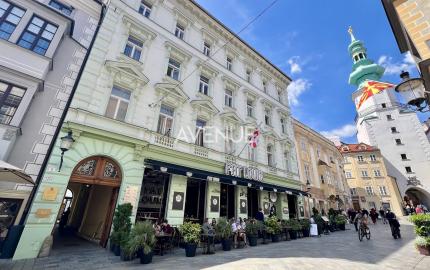 2 kancelárie, 42 m2, Michalská, krásny historický dom, výťah