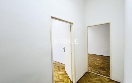 2 kancelárie, 42 m2, Michalská, krásny historický dom, výťah