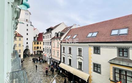 2 kancelárie, 42 m2, Michalská, krásny historický dom, výťah