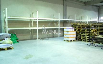 AVENUE | obchod-skladový priestor s chladiacim boxom, BA III