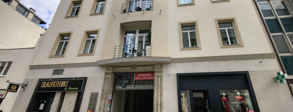 PRENÁJOM, obchod s výkladmi na pešej zóne, Laurinská, BA I